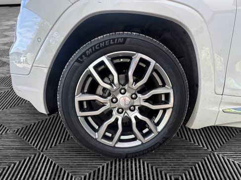 Used 2023 GMC Terrain Denali w/ Denali Premium Package AWD/4WD image 9