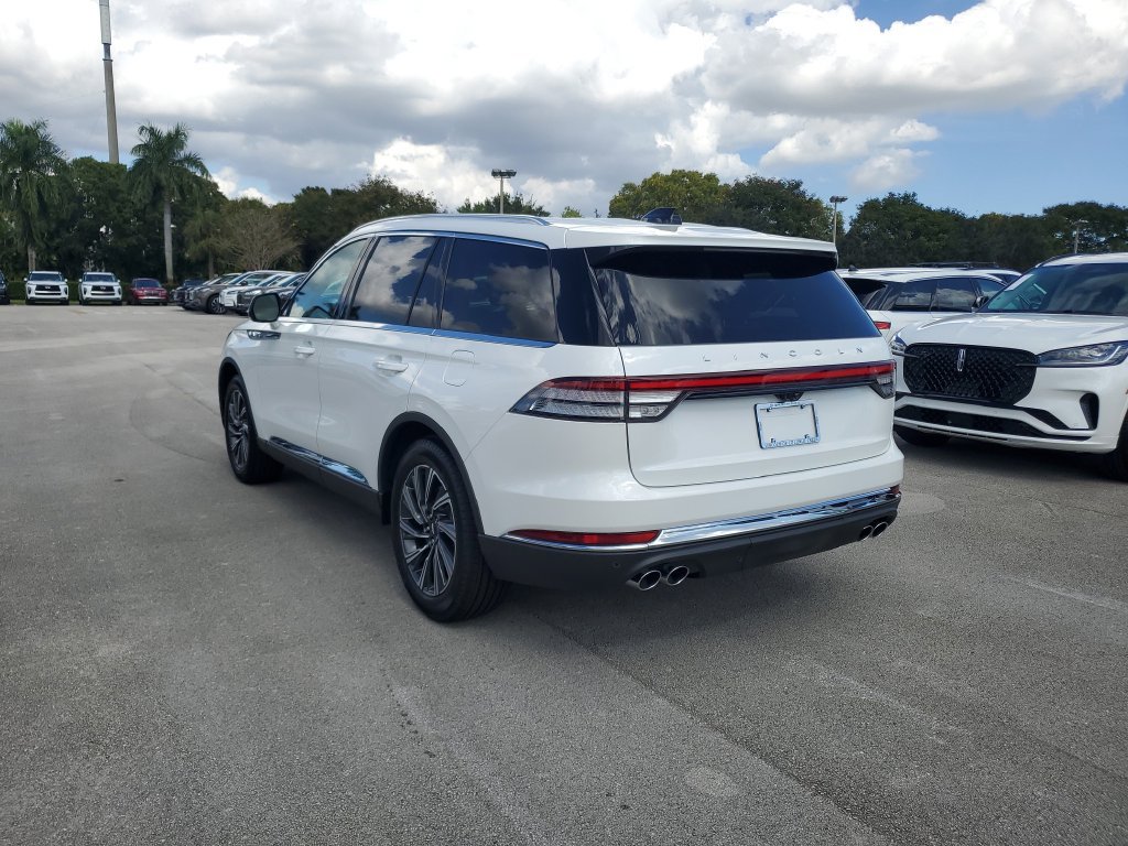 New 2026 Lincoln Aviator 2WD image 3