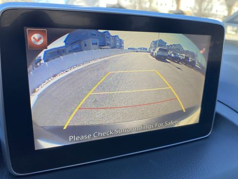 Used 2014 MAZDA MAZDA3 i Grand Touring image 32