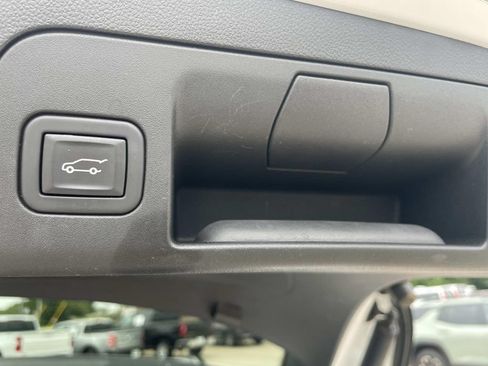 Used 2023 Buick Envision Preferred w/ Sport Touring Package AWD/4WD image 9