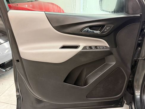 Used 2018 Chevrolet Equinox LS image 16