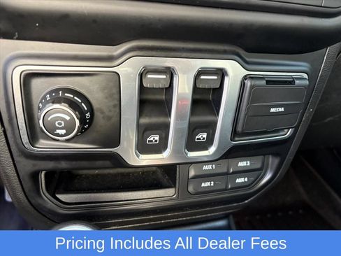 Used 2023 Jeep Wrangler Sport AWD/4WD image 22