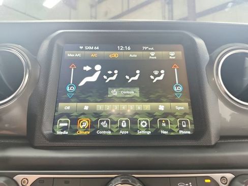 Used 2023 Jeep Wrangler Unlimited Sahara w/ Cold Weather Group AWD/4WD image 28
