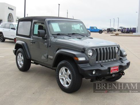Used 2020 Jeep Wrangler Sport image 8
