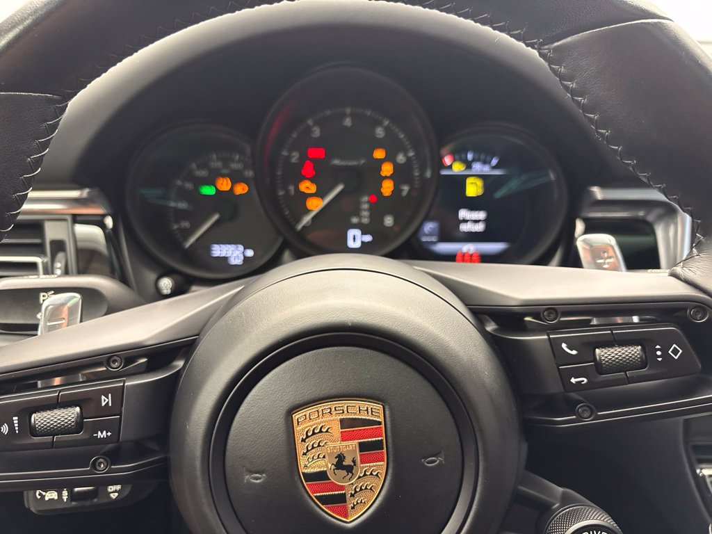 Certified 2023 Porsche Macan Turbo AWD/4WD image 31