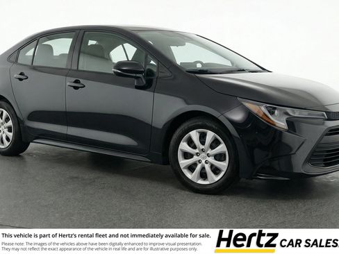 Used 2025 Toyota Corolla LE image 1