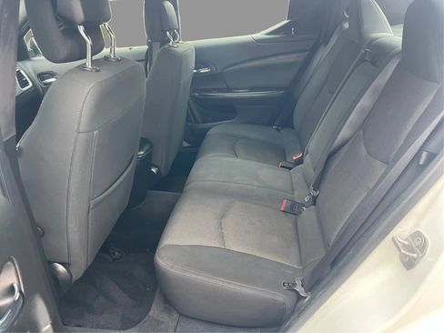 Used 2014 Dodge Avenger SE FWD image 11