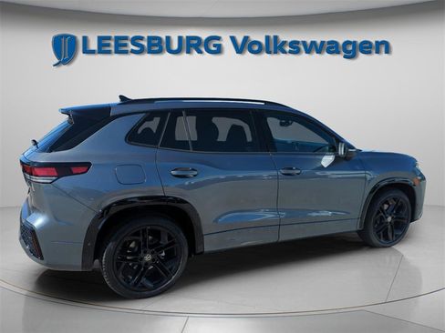 New 2026 Volkswagen Tiguan SE R-Line image 13