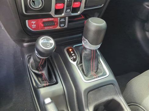 Used 2023 Jeep Gladiator Rubicon w/ Cold Weather Group AWD/4WD image 23