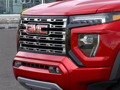 New 2026 GMC Canyon Denali image 13