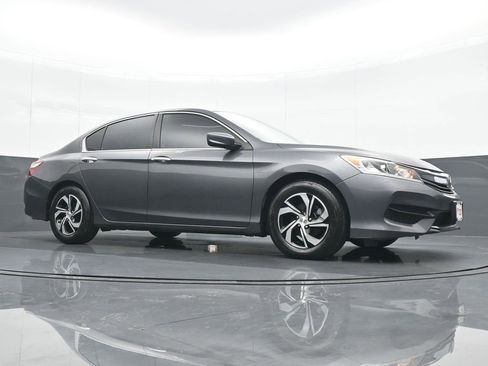 Used 2017 Honda Accord LX image 23