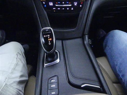 Used 2017 Cadillac XT5 Platinum AWD/4WD image 14