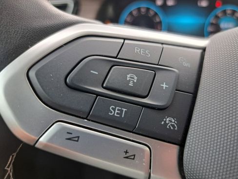 Used 2025 Volkswagen Atlas SEL image 14