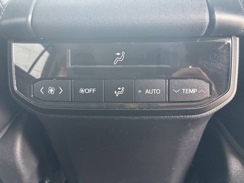 Used 2023 Toyota Highlander XLE AWD/4WD image 30