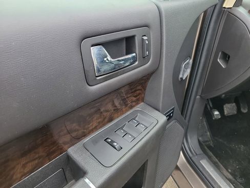 Used 2019 Ford Flex Limited image 19