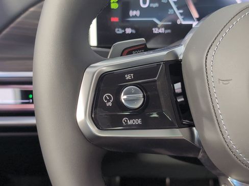 New 2025 BMW i7 xDrive60 w/ Premium Package image 14