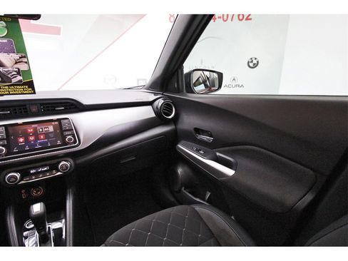 Certified 2020 Nissan Kicks SV image 8