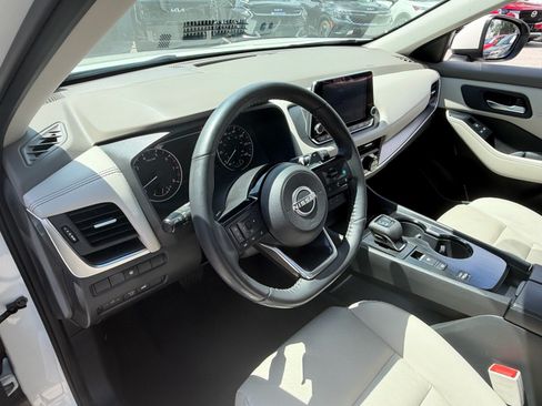 Certified 2023 Nissan Rogue SV w/ SV Premium B Package FWD image 10