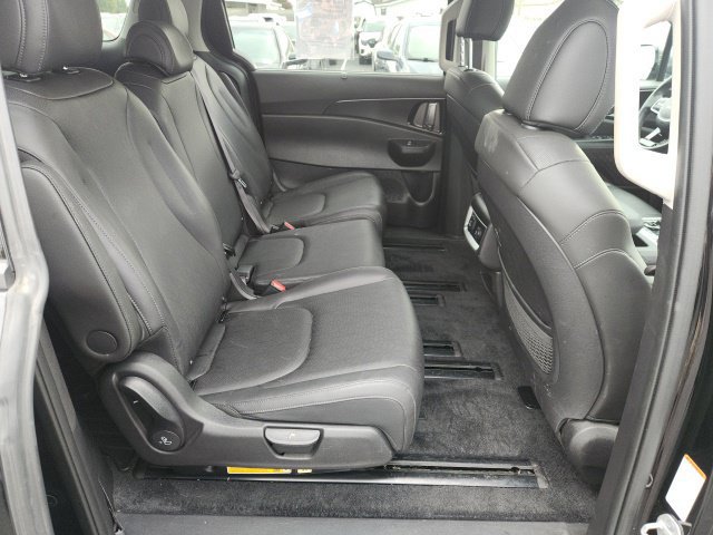 Used 2026 Kia Carnival SX w/ SX Dark Edition Package FWD image 15