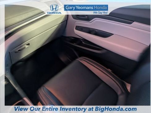 Certified 2024 Honda Odyssey EX image 18