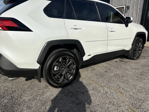 Used 2025 Toyota RAV4 XLE Premium w/ Weather Package AWD/4WD image 7