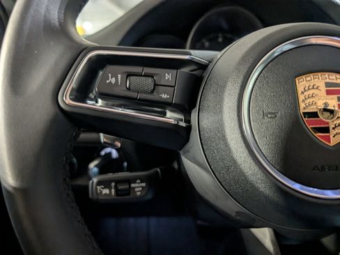 Certified 2025 Porsche Macan image 31