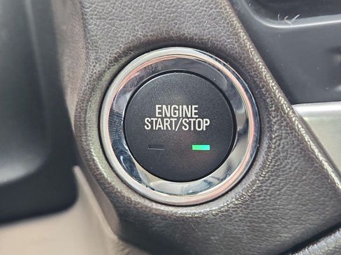 Used 2019 Chevrolet Suburban LT RWD image 17