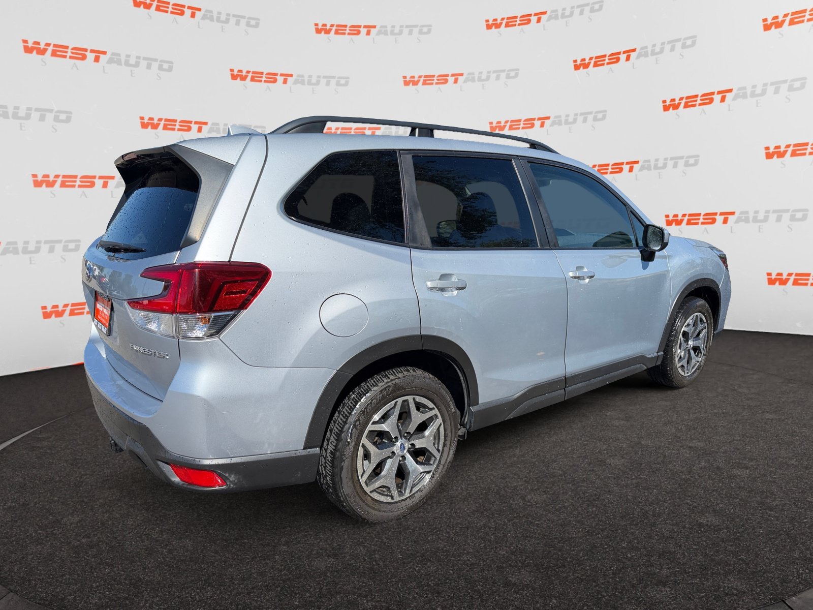Used 2020 Subaru Forester Premium AWD/4WD image 5