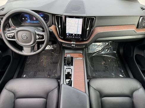 Certified 2023 Volvo XC60 B5 Plus w/ Climate Package FWD image 11
