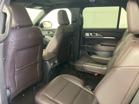 Used 2025 Ford Explorer Platinum w/ LUX Leather Package AWD/4WD image 16