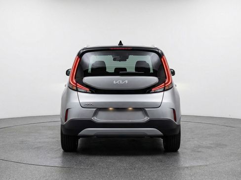 Used 2025 Kia Soul LX w/ LX Technology Package image 7