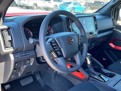 Used 2025 Nissan Frontier Pro-X w/ Pro Convenience Package image 14