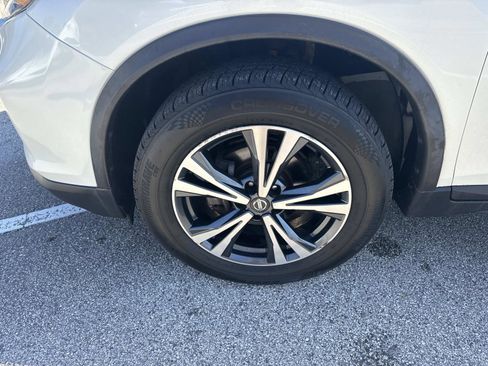 Used 2017 Nissan Rogue SL AWD/4WD image 10
