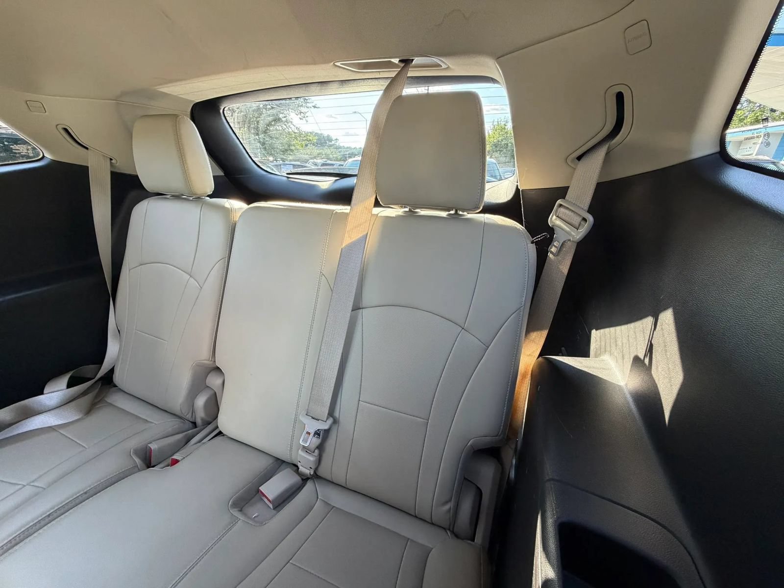 Used 2019 Buick Enclave Essence FWD image 28