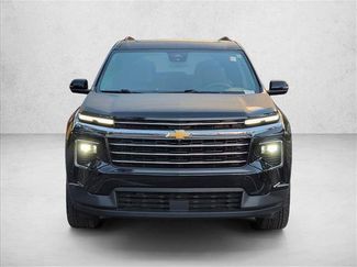 Used 2025 Chevrolet Traverse LT w/ Sun and Wheel Package FWD video 2