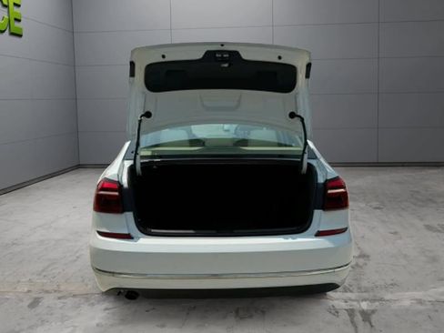 Used 2018 Volkswagen Passat 2.0T S FWD image 5