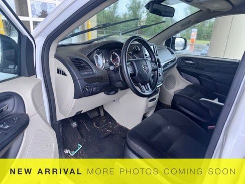 Used 2019 Dodge Grand Caravan SE FWD image 10