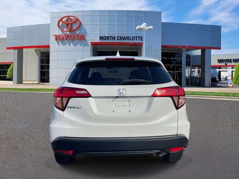 Used 2017 Honda HR-V LX image 5