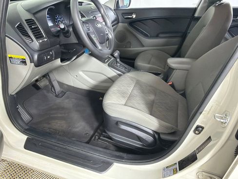 Used 2015 Kia Forte LX FWD image 9