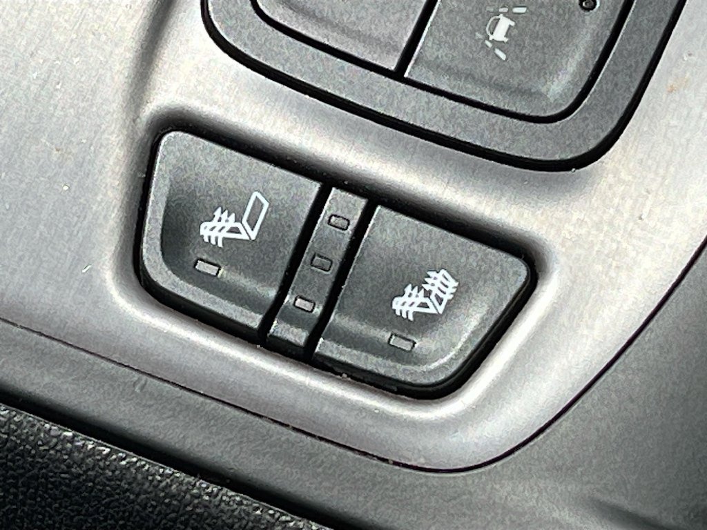 Used 2024 GMC Terrain AT4 AWD/4WD image 21