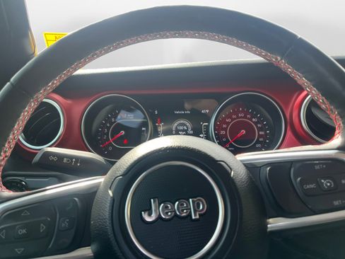 Used 2021 Jeep Gladiator Rubicon w/ LED Lighting Group AWD/4WD image 14