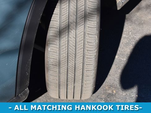 Certified 2025 Honda HR-V Sport image 33