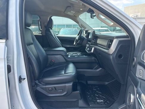 Used 2024 Ford Expedition XLT AWD/4WD image 14