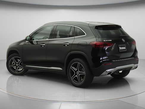 New 2026 Mercedes-Benz GLA 250 image 2
