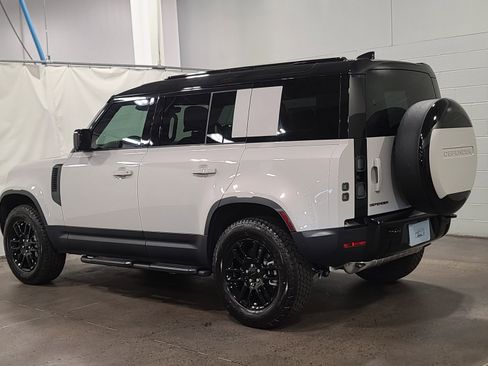 New 2026 Land Rover Defender 110 S image 12