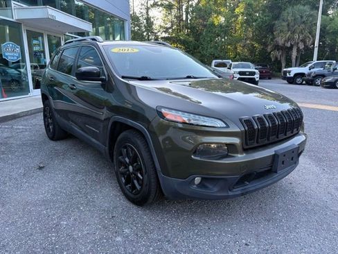 Used 2015 Jeep Cherokee Latitude w/ Comfort/Convenience Group AWD/4WD image 7