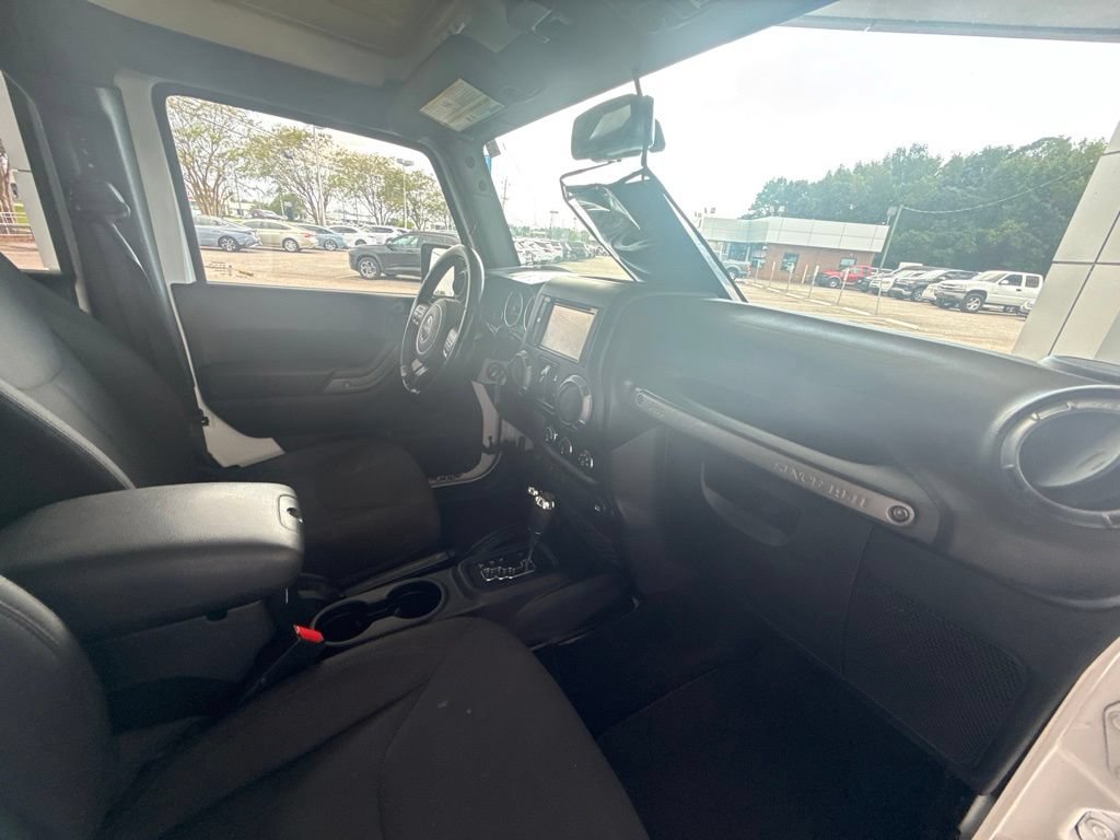 Used 2018 Jeep Wrangler Unlimited Sport S AWD/4WD image 32