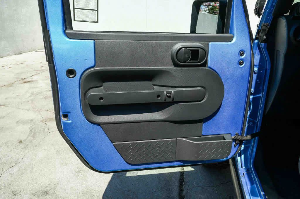 Used 2010 Jeep Wrangler Unlimited Sport AWD/4WD image 21