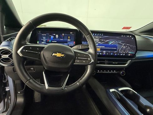 Used 2026 Chevrolet Equinox EV LT w/ Convenience Package II FWD image 15