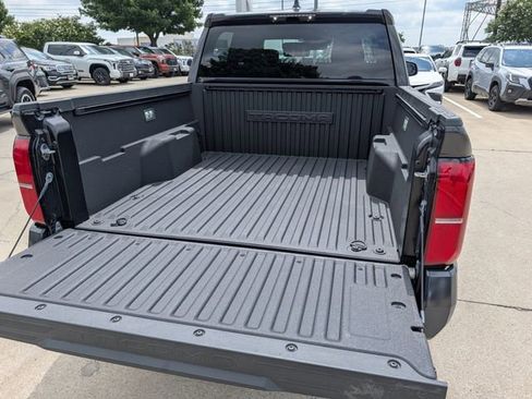 Used 2025 Toyota Tacoma TRD Off-Road AWD/4WD image 28